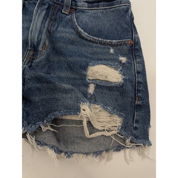 Abercrombie Fitch SZ 26 2 Mid Rise Boyfriend Denim Distressed Jean Shorts - Picture 2 of 7